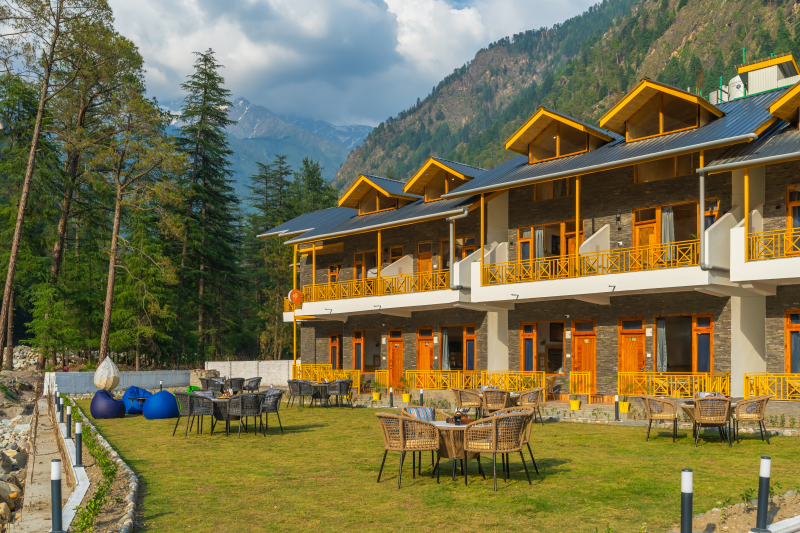 The Social Stays Kasol